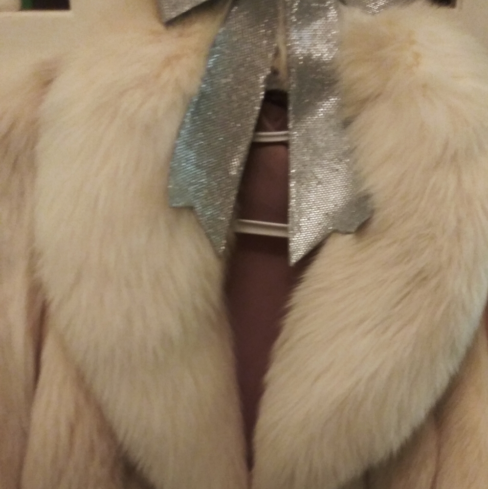 Saga fox coat